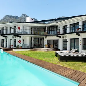 Guest house Neighbourgood 1st Crescent Camps Bay 